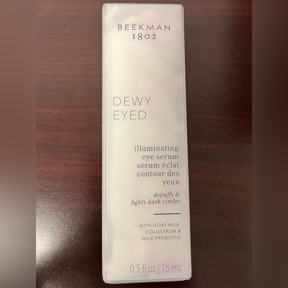BEEKMAN 1802
Dewy Eyed Illuminating Eye Serum